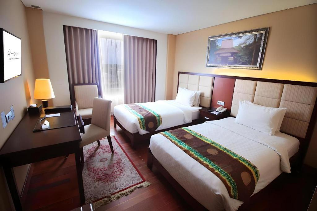 Grand Qin Hotel Banjarbaru Exterior foto