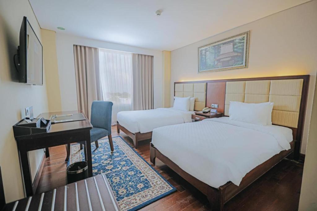Grand Qin Hotel Banjarbaru Exterior foto
