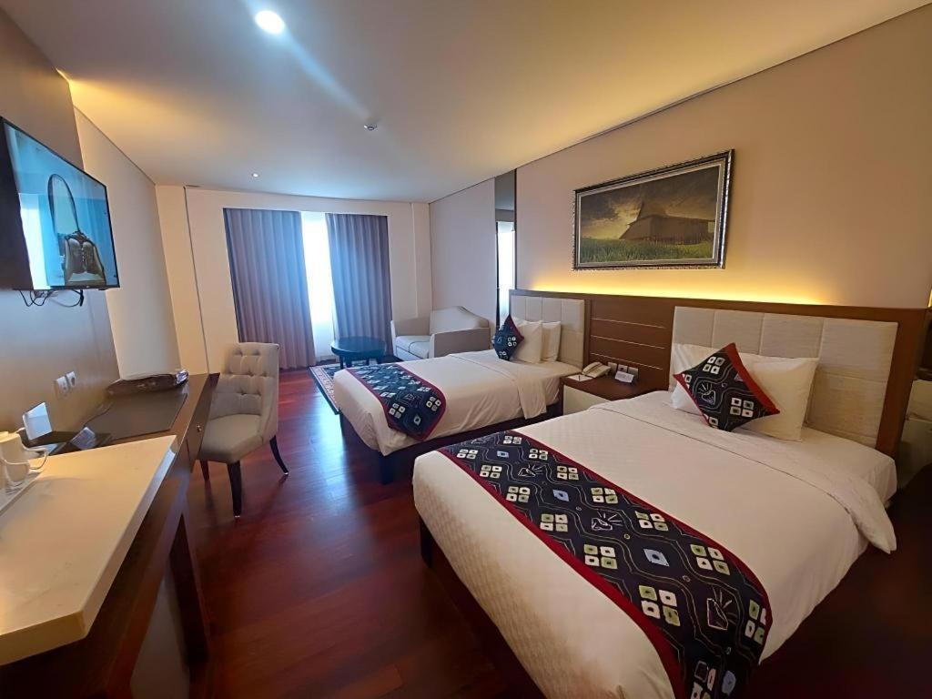 Grand Qin Hotel Banjarbaru Exterior foto