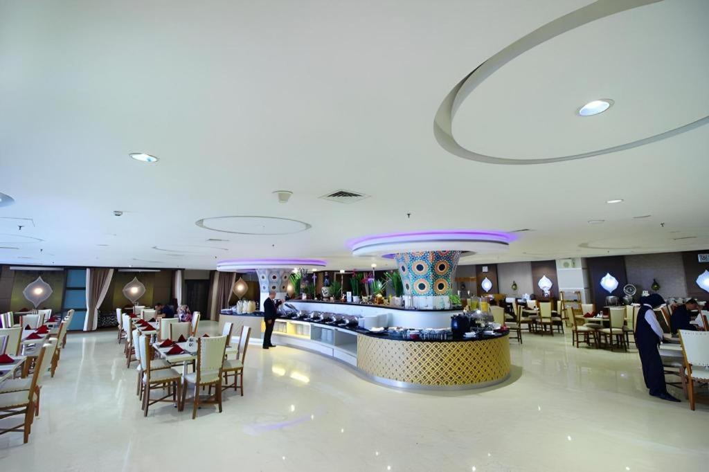 Grand Qin Hotel Banjarbaru Exterior foto