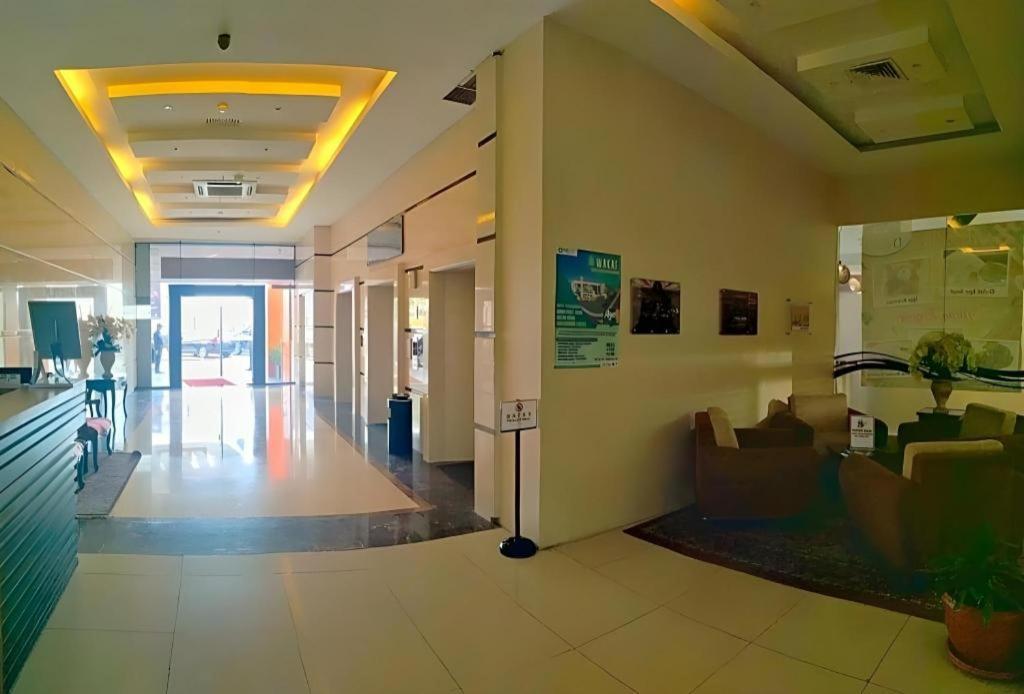 Grand Qin Hotel Banjarbaru Exterior foto