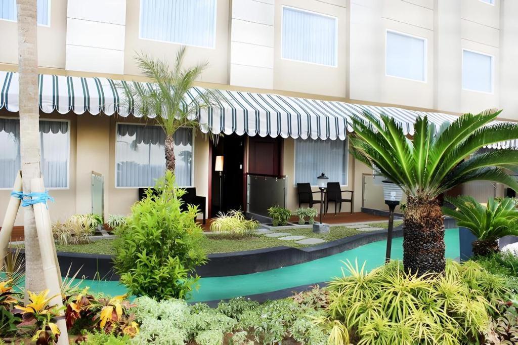 Grand Qin Hotel Banjarbaru Exterior foto